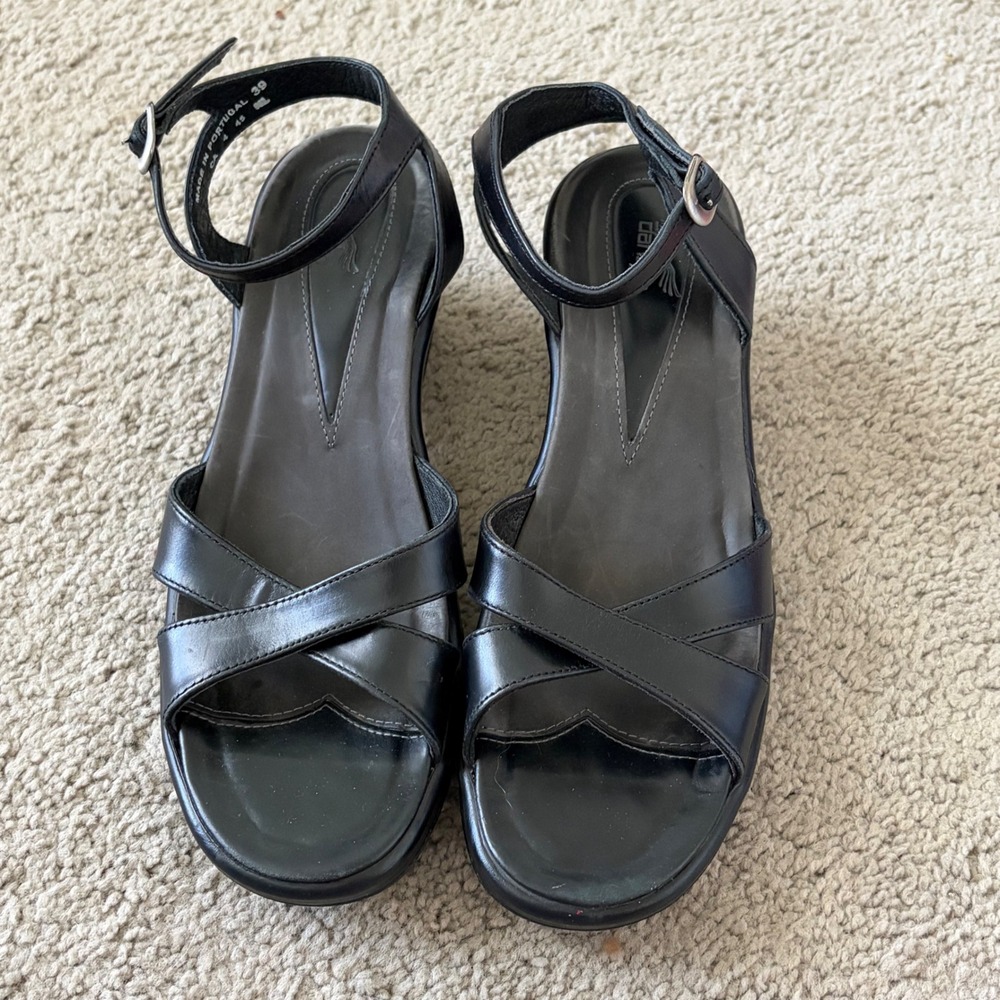 Dansko Black Leather Wedge Sandals Ankle Strap Portugal Size 39 US 8.5-9